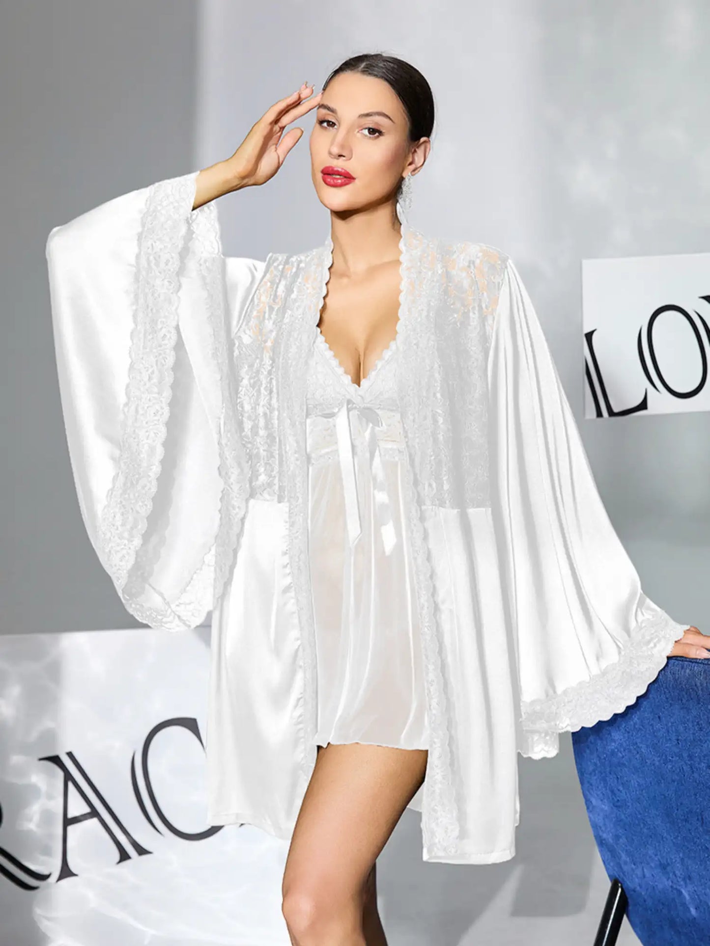 DUAL-COLOR SATIN LACE ROBE SET WITH CAMISOLE INNER TOP